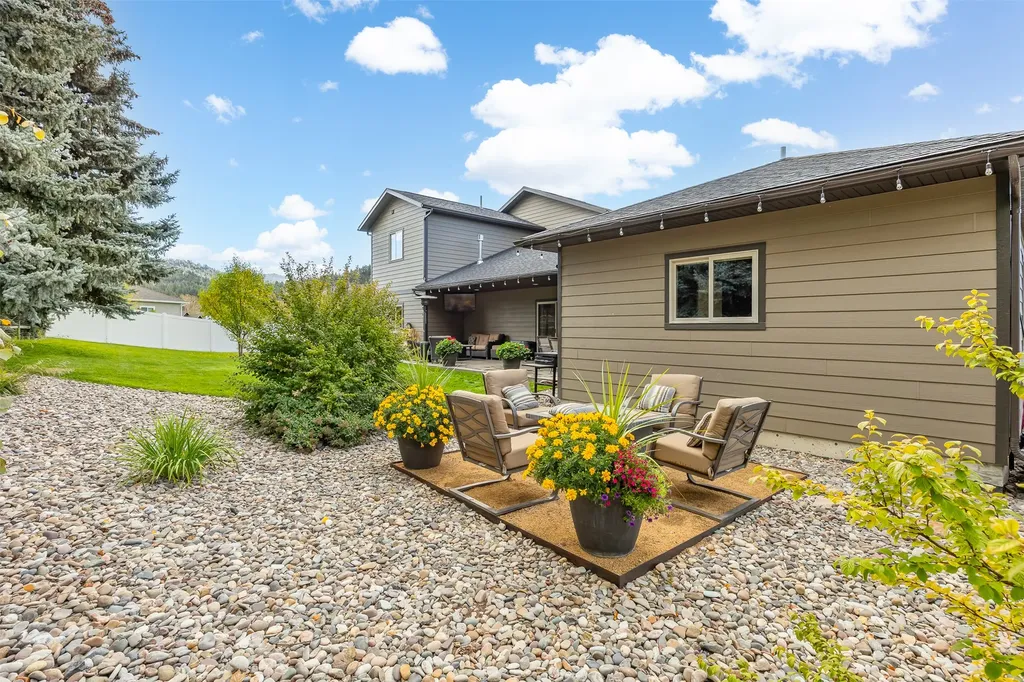 12 W Cherry Street Clancy MT 59634