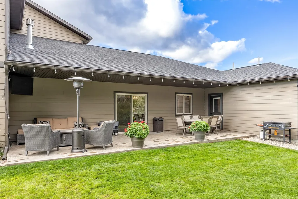 12 W Cherry Street Clancy MT 59634