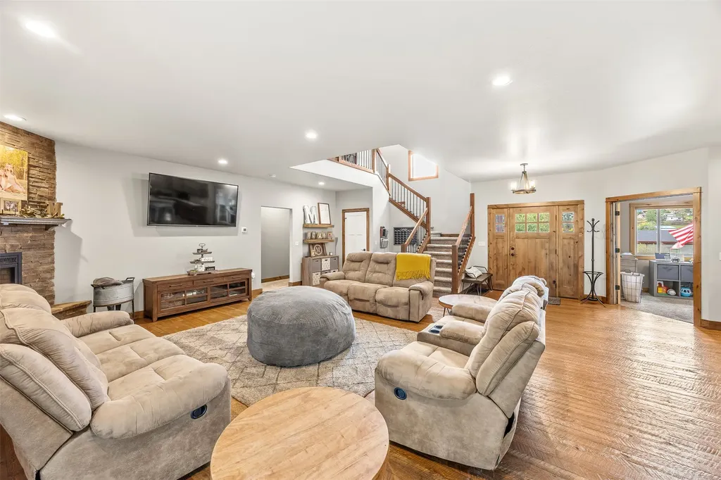 12 W Cherry Street Clancy MT 59634