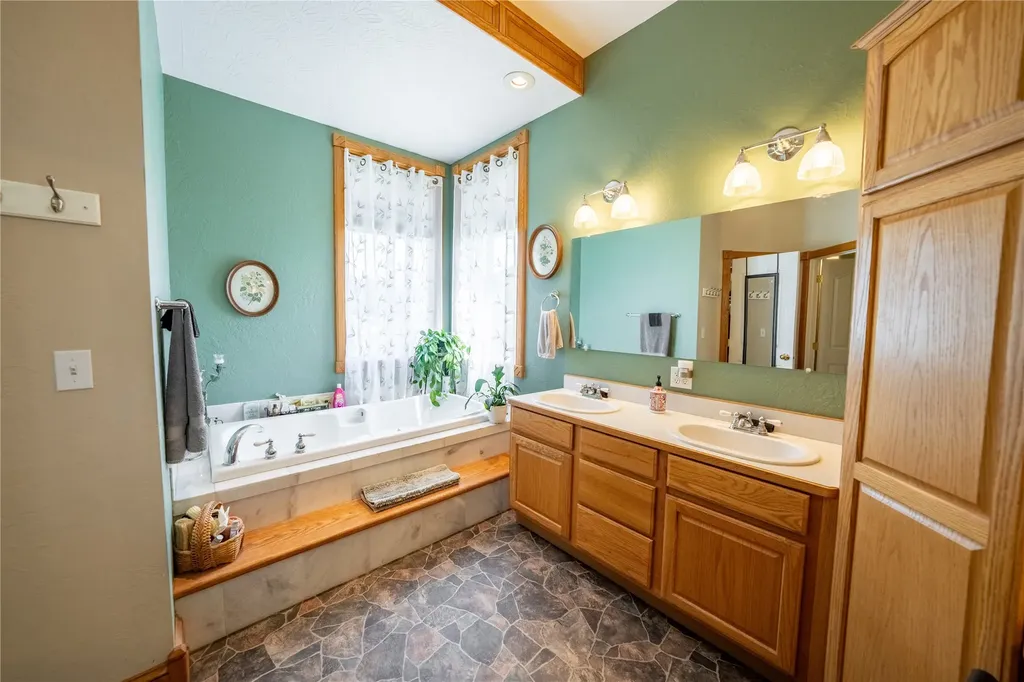 142 Edgewater Drive Libby MT 59923