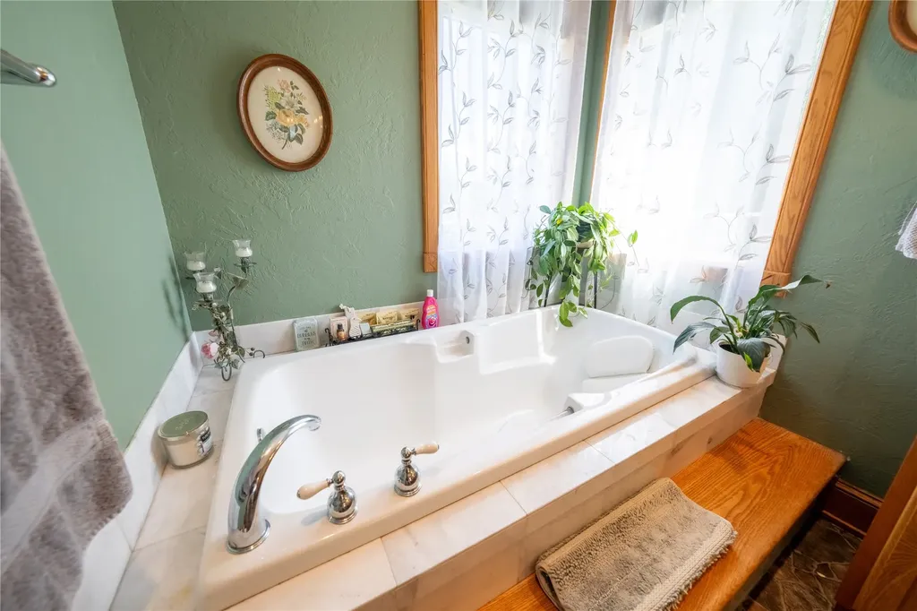 142 Edgewater Drive Libby MT 59923