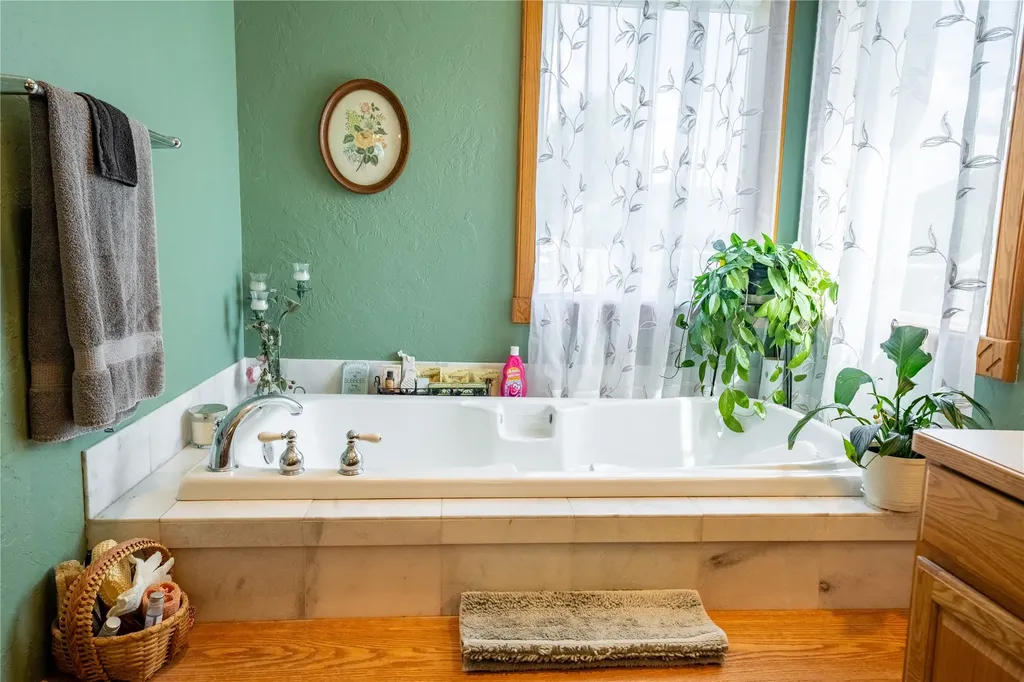142 Edgewater Drive Libby MT 59923