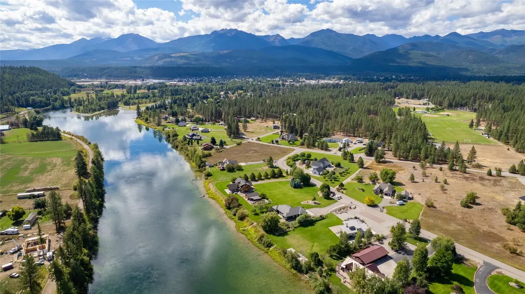 142 Edgewater Drive Libby MT 59923