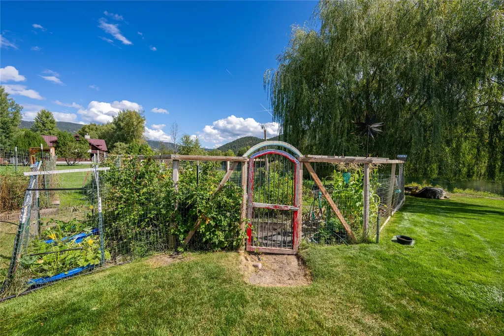 142 Edgewater Drive Libby MT 59923