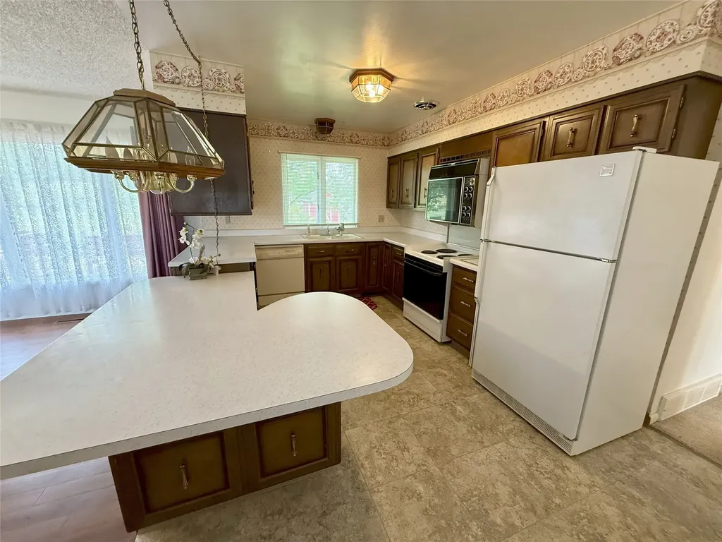 233 4th Avenue SW Cut Bank MT 59427