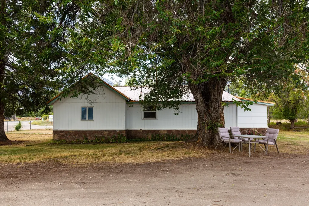 128 Dutch Hill Road Hamilton MT 59840