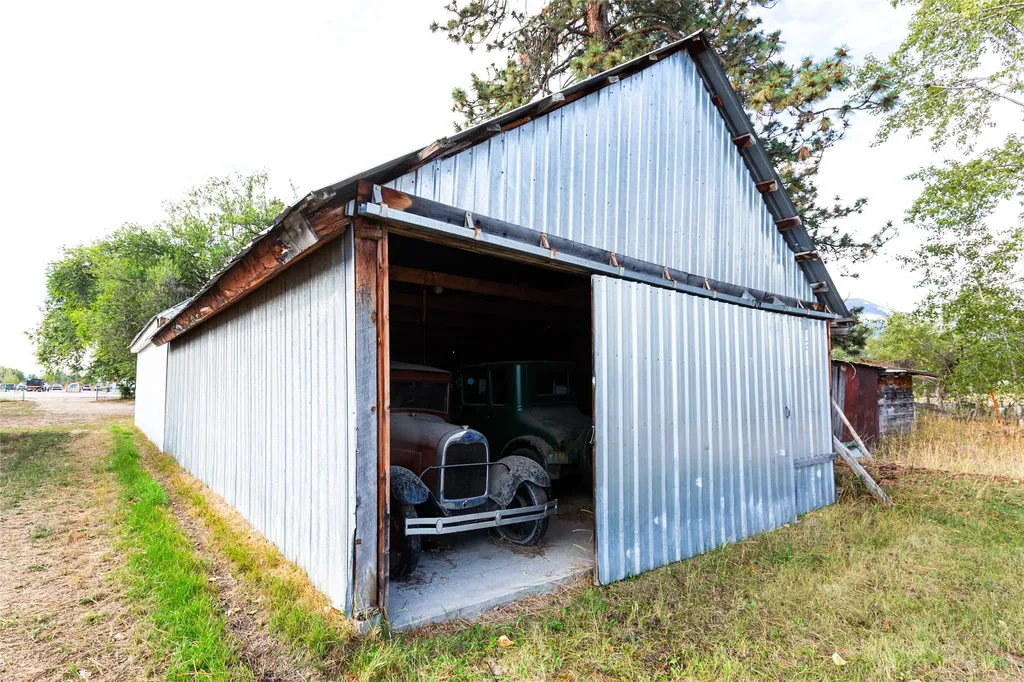 128 Dutch Hill Road Hamilton MT 59840