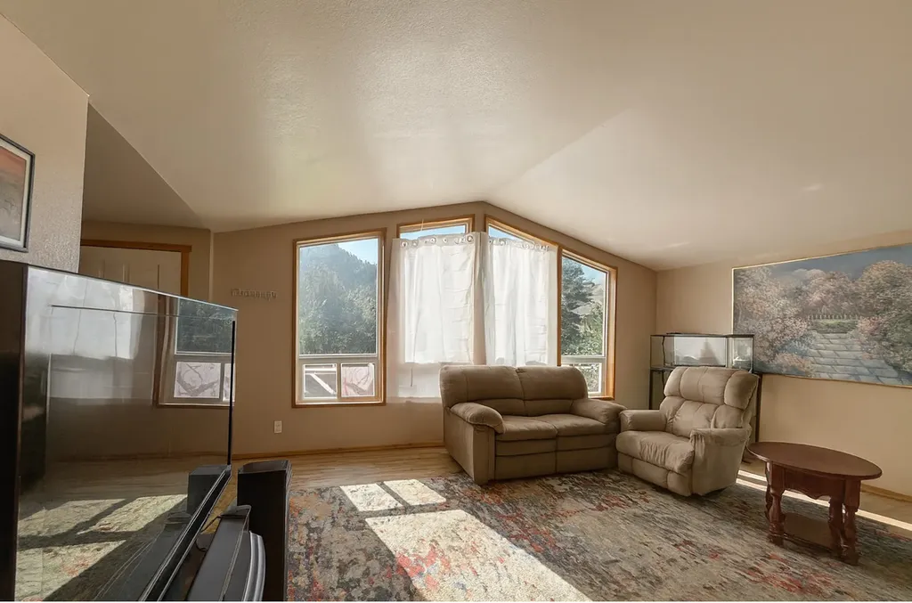 21 Platt Gulch Road Jefferson City MT 59638
