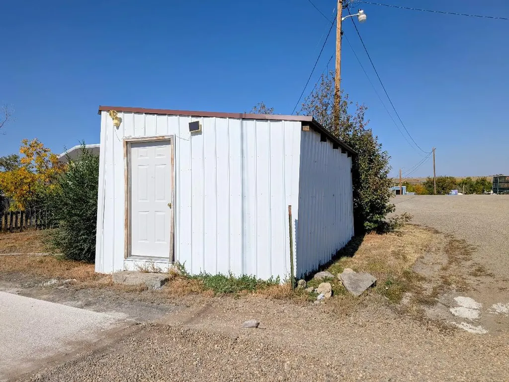 301 1st Street SE Shelby MT 59474