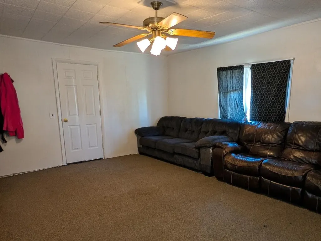 301 1st Street SE Shelby MT 59474
