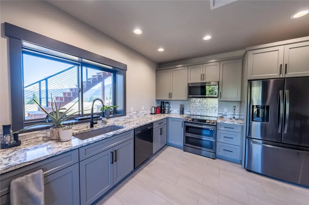 240 Vernon Drive Troy MT 59935
