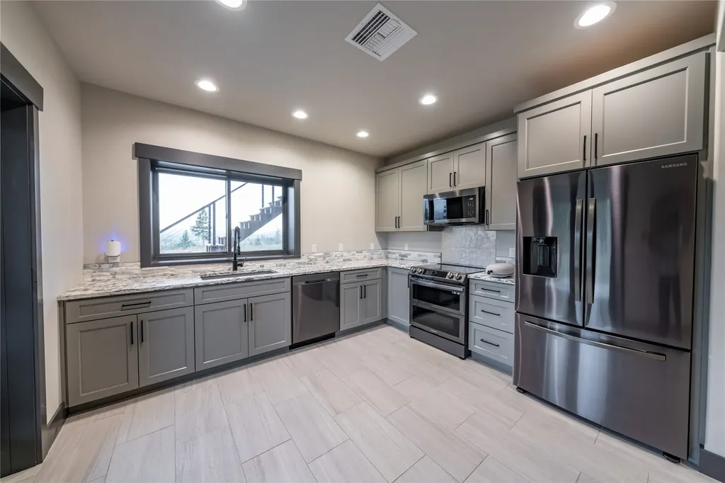 240 Vernon Drive Troy MT 59935