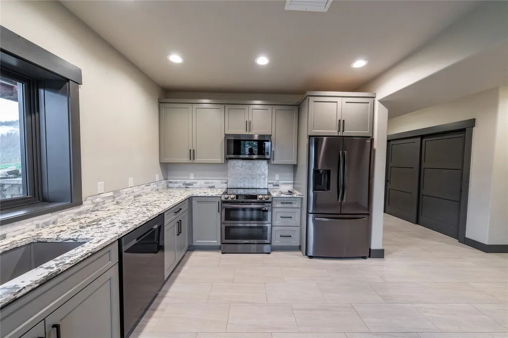 240 Vernon Drive Troy MT 59935