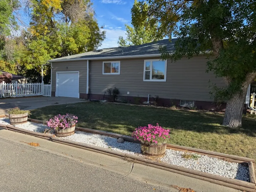 2 N Maryland Street Conrad MT 59425