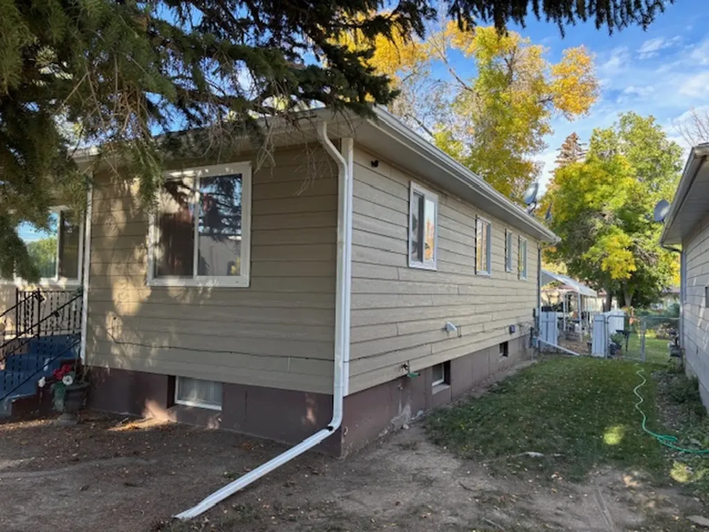 2 N Maryland Street Conrad MT 59425