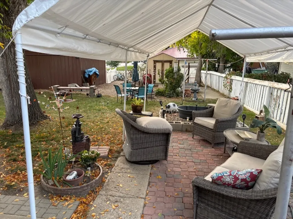 2 N Maryland Street Conrad MT 59425