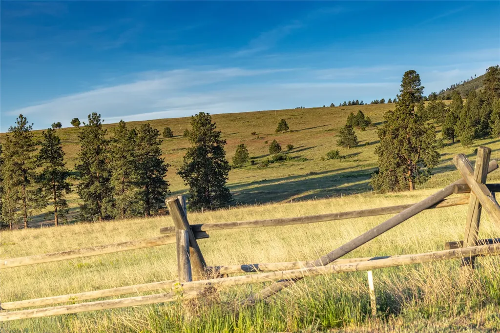 8337 Lamar Trail Florence MT 59833