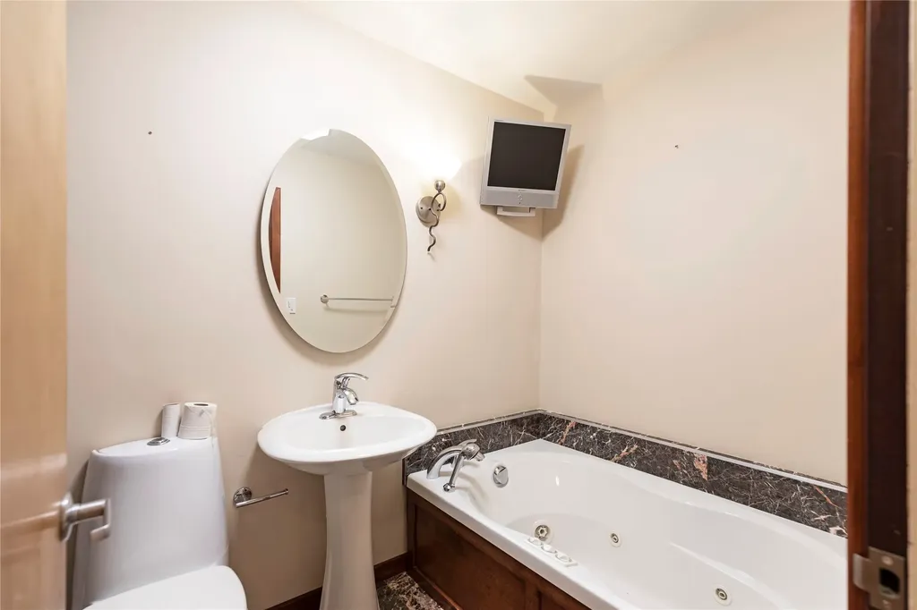 411 W River Road Hamilton MT 59840