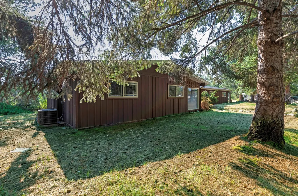 411 W River Road Hamilton MT 59840