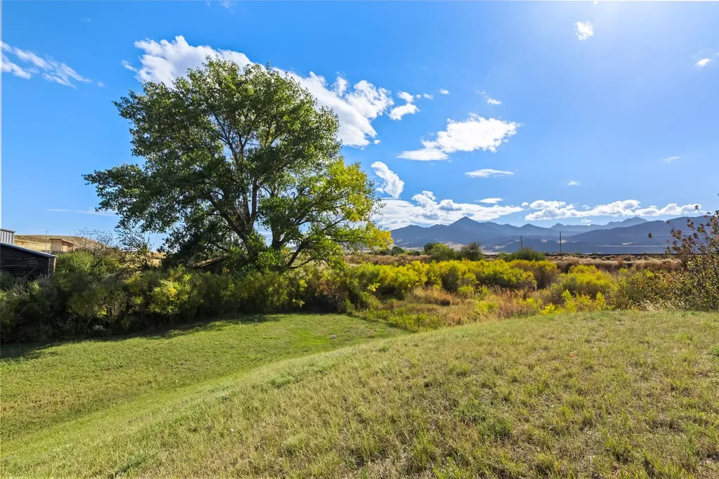 1801 Sun Avenue Livingston MT 59047