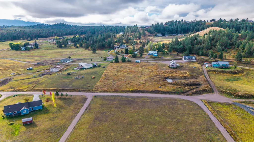 35208 Anna Lee Lane Polson MT 59860