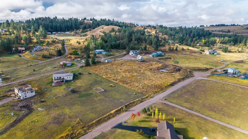 35208 Anna Lee Lane Polson MT 59860