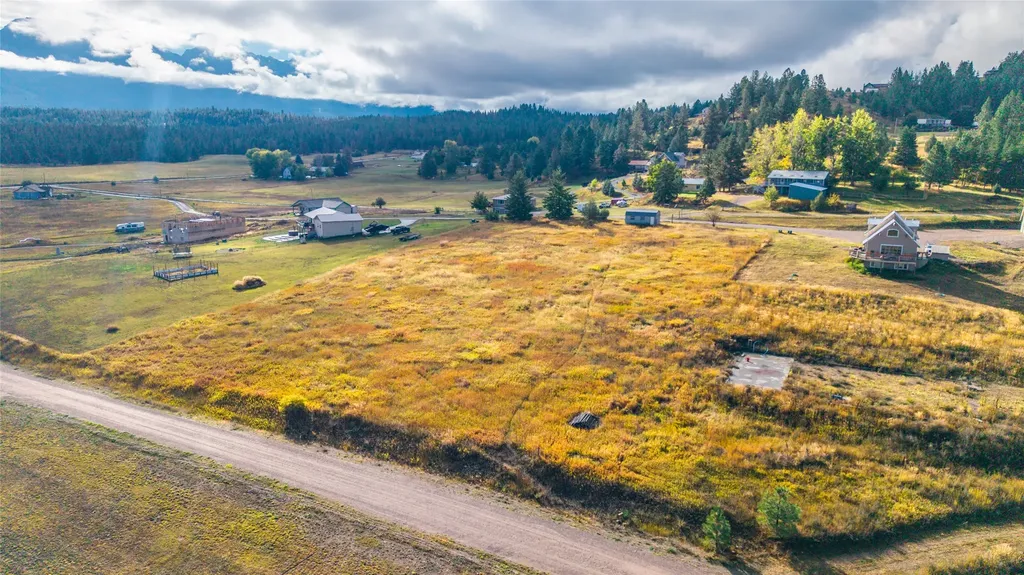35208 Anna Lee Lane Polson MT 59860