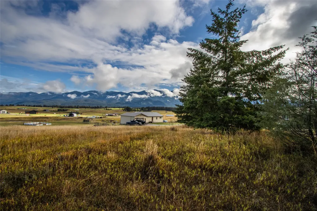 35208 Anna Lee Lane Polson MT 59860