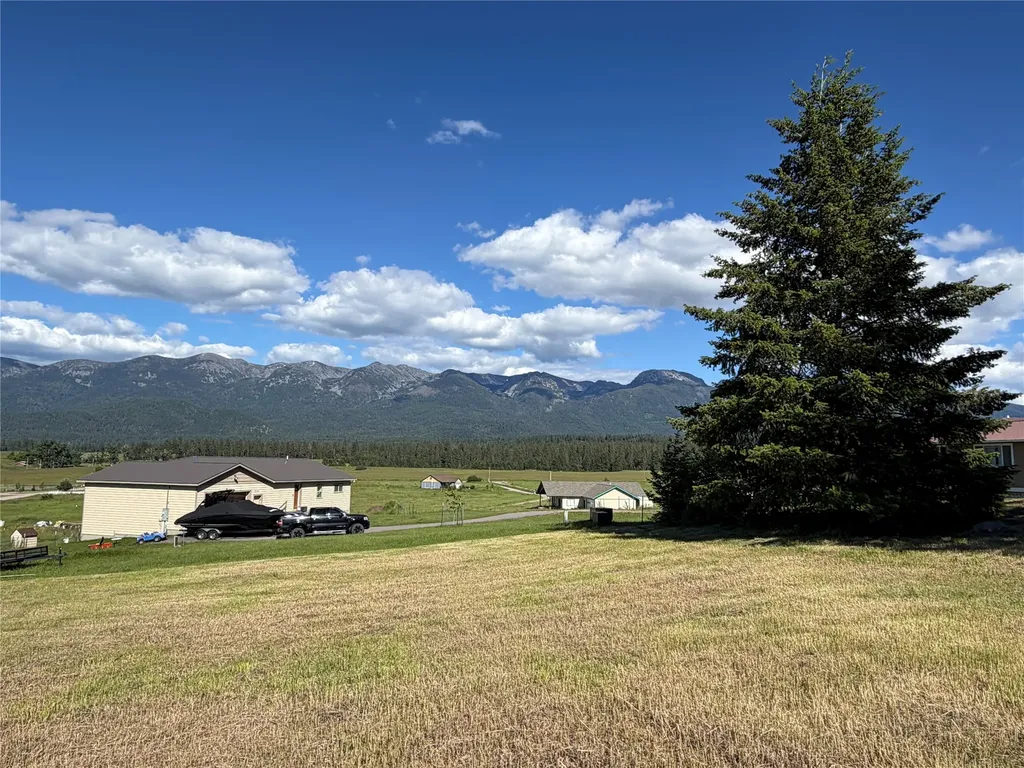 35208 Anna Lee Lane Polson MT 59860