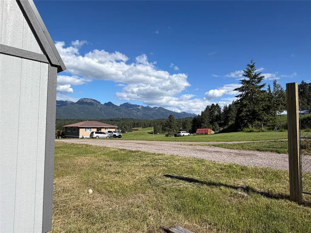 35208 Anna Lee Lane Polson MT 59860