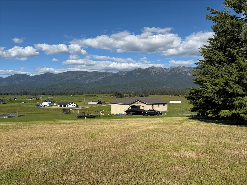 35208 Anna Lee Lane Polson MT 59860