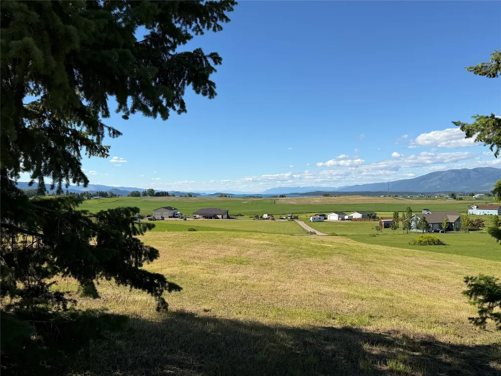 35208 Anna Lee Lane Polson MT 59860
