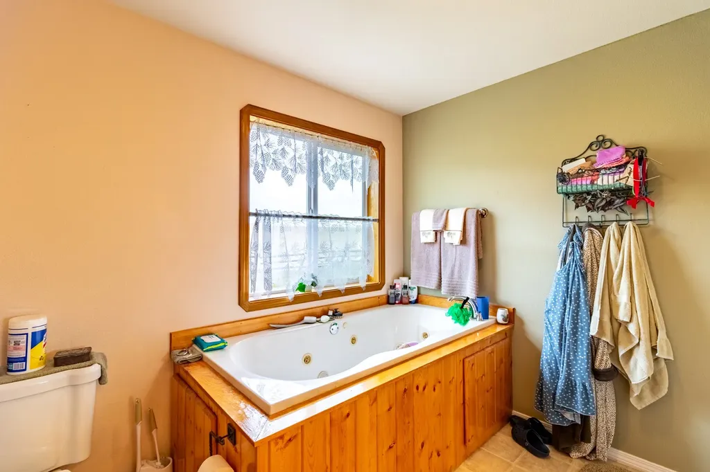 12 Bench Road Whitehall MT 59759
