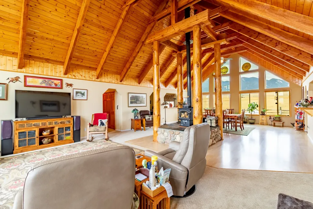 12 Bench Road Whitehall MT 59759