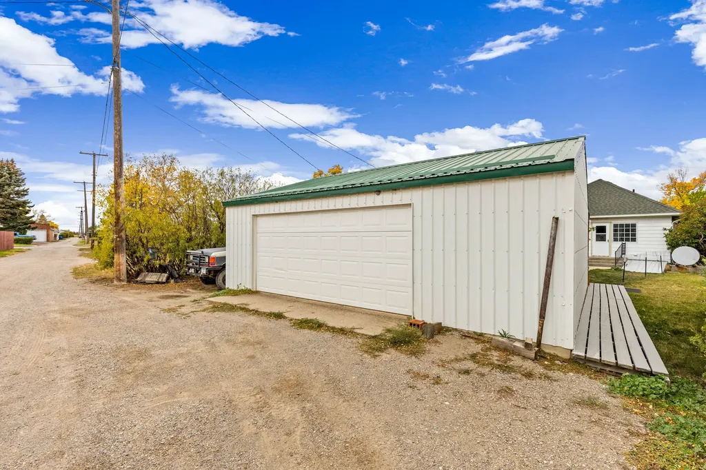114 3rd Avenue S Stanford MT 59479