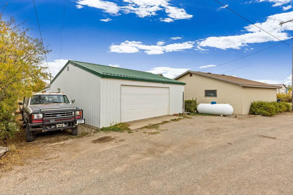 114 3rd Avenue S Stanford MT 59479