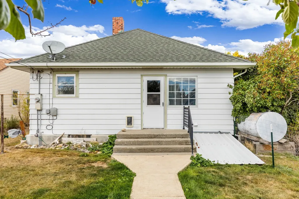 114 3rd Avenue S Stanford MT 59479