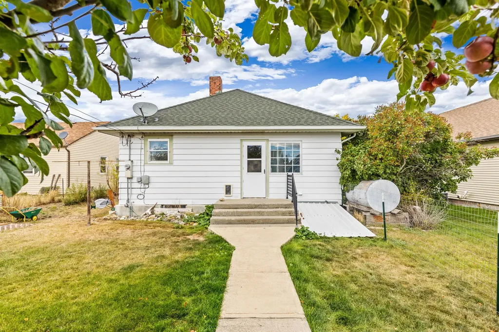 114 3rd Avenue S Stanford MT 59479