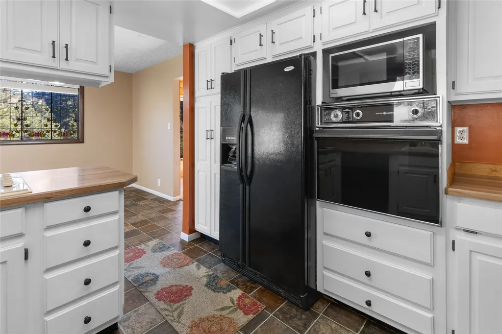 14 Ante Lane Jefferson City MT 59638