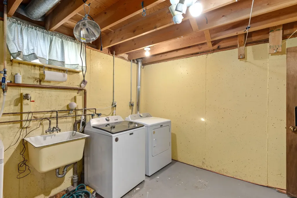 223 2nd Street S Cascade MT 59421