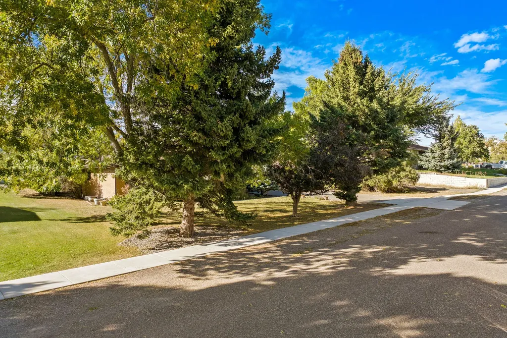 223 2nd Street S Cascade MT 59421
