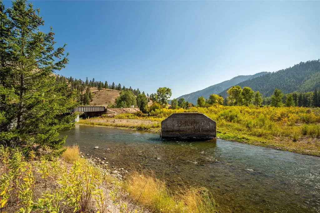 Nhn Gillispie-sliderock Road Clinton MT 59825