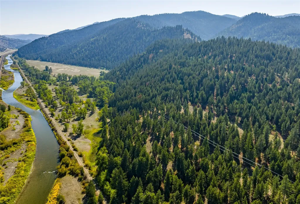 Nhn Gillispie-sliderock Road Clinton MT 59825