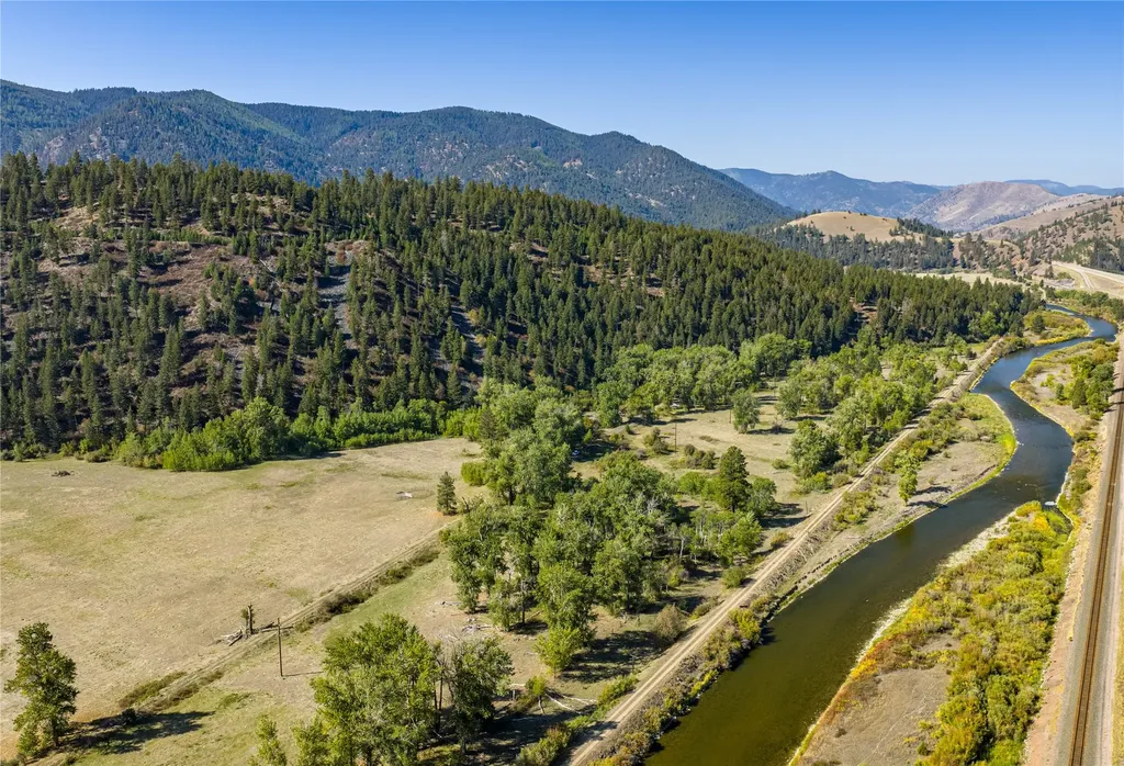 Nhn Gillispie-sliderock Road Clinton MT 59825