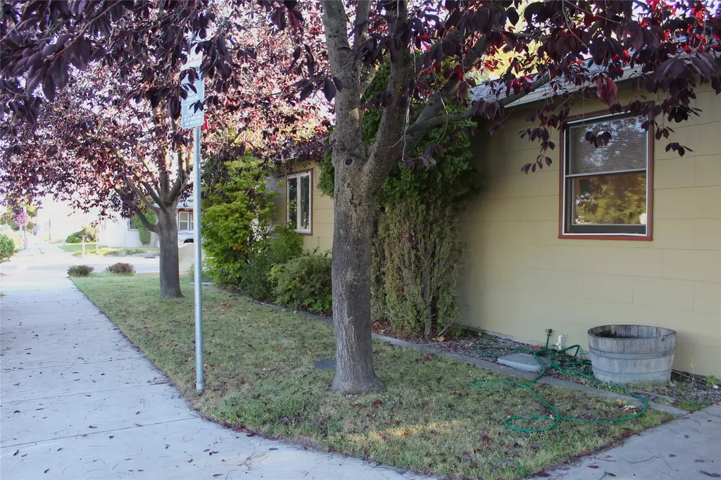 2 6th Avenue E Polson MT 59860