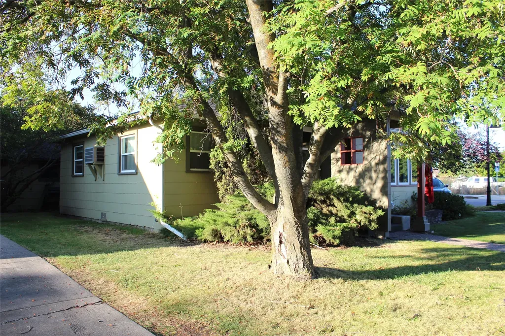 2 6th Avenue E Polson MT 59860