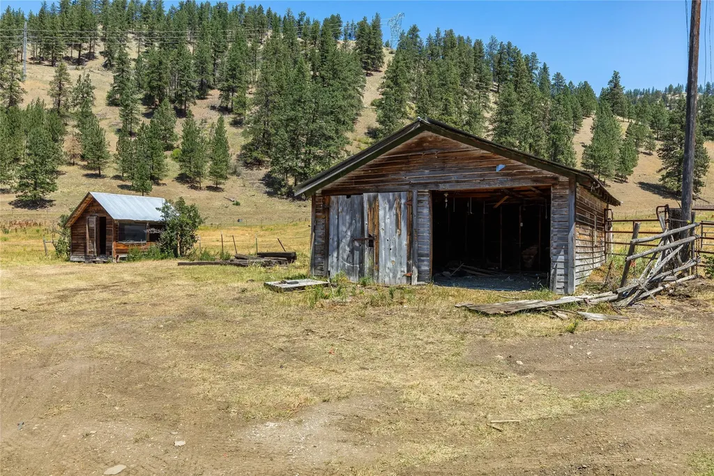 31022 Beavertail Road Clinton MT 59825