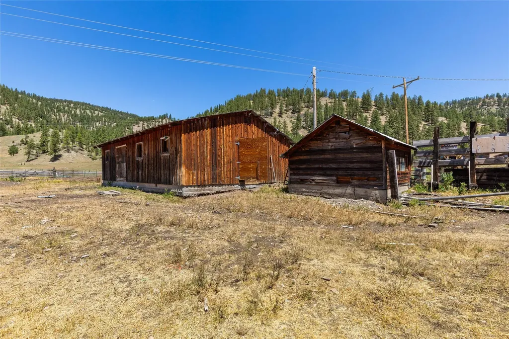 31022 Beavertail Road Clinton MT 59825