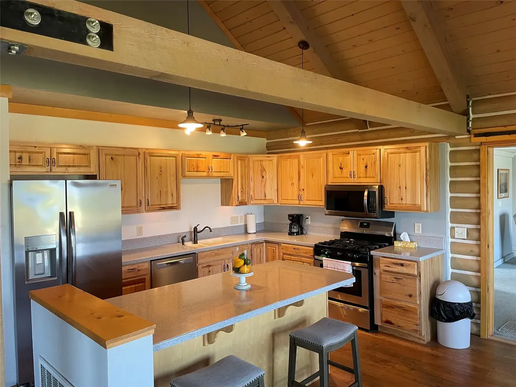 839 Thomas Lane Hamilton MT 59840