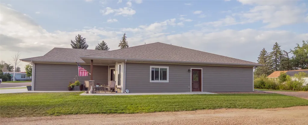 420 4th Avenue E Culbertson MT 59218